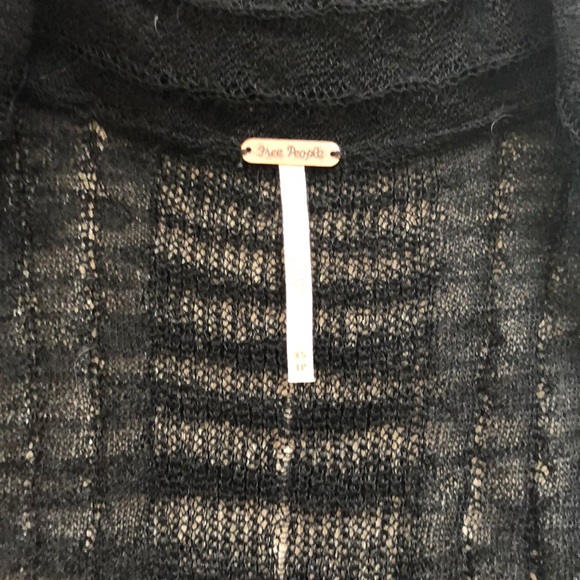 FREE PEOPLE KNIT V NECK TOP GORGEOUS XS - Picture 3 of 4